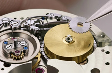 欧米茄手表上链困难怎么回事？北京维修中心解读